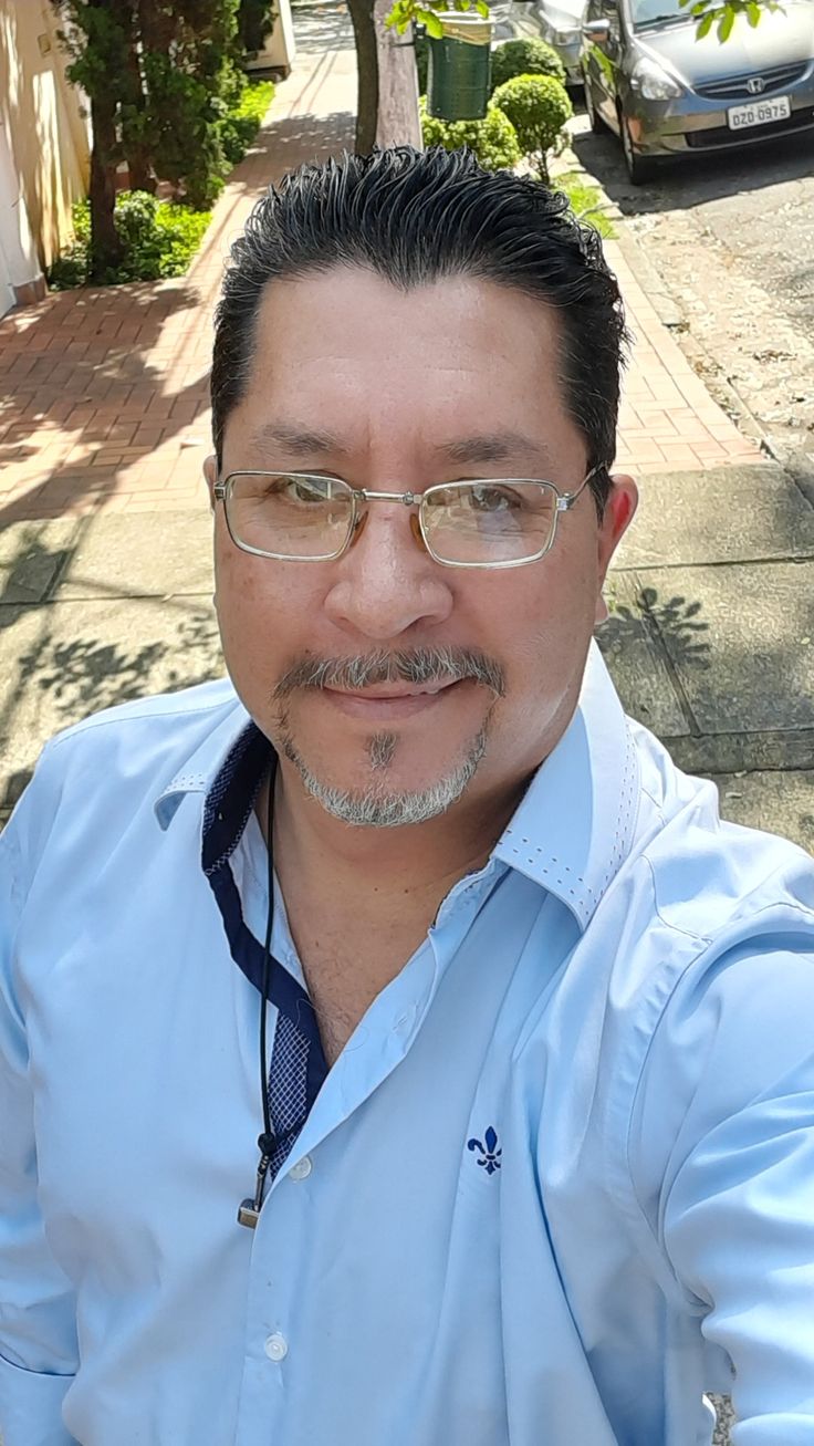 <em>Daniel Morales</em>